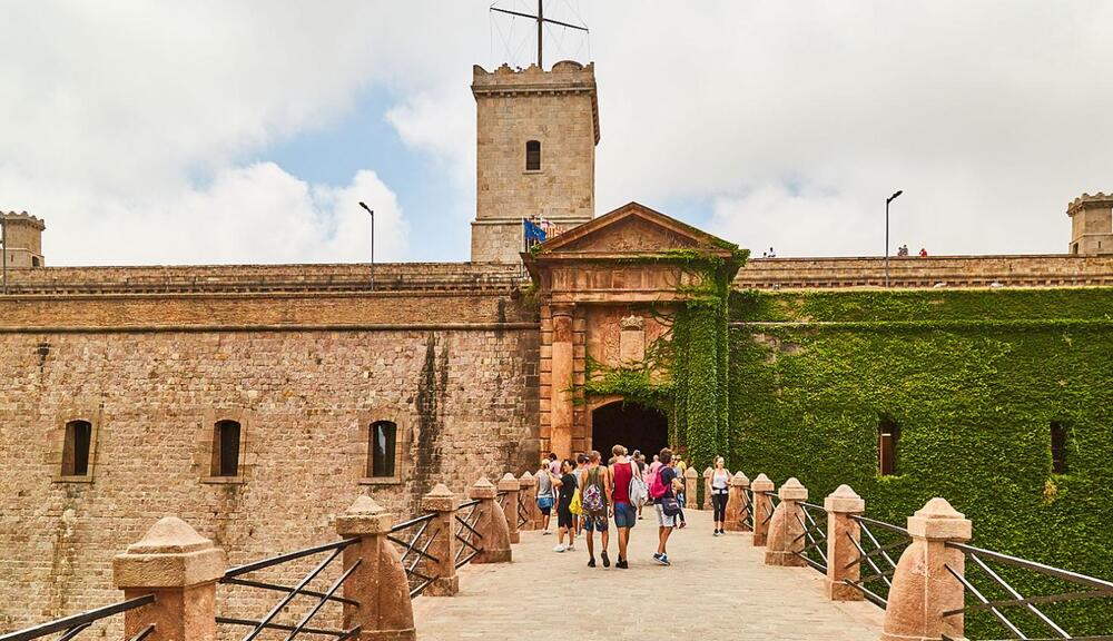 the Montjuïc Castle from outside