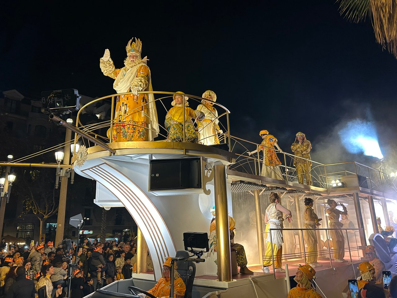Three kings parade at night