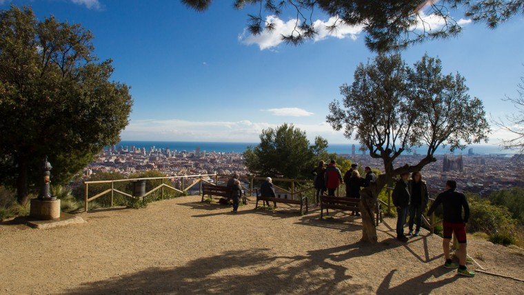 people standing in park del guinardo
