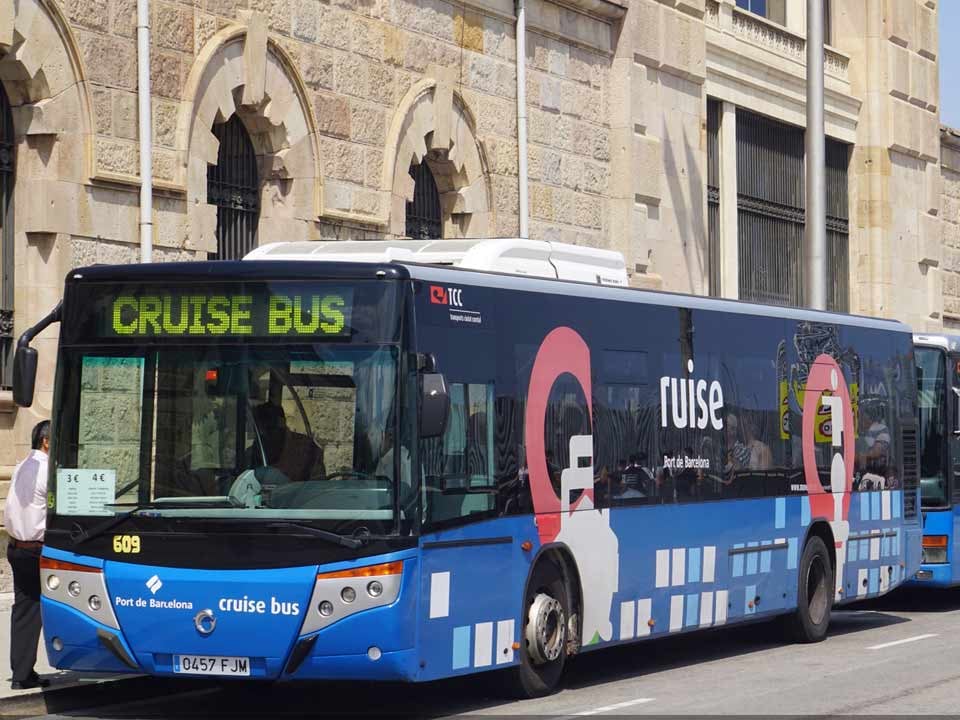 Cruise bus that leaves from the cruise port to the city center