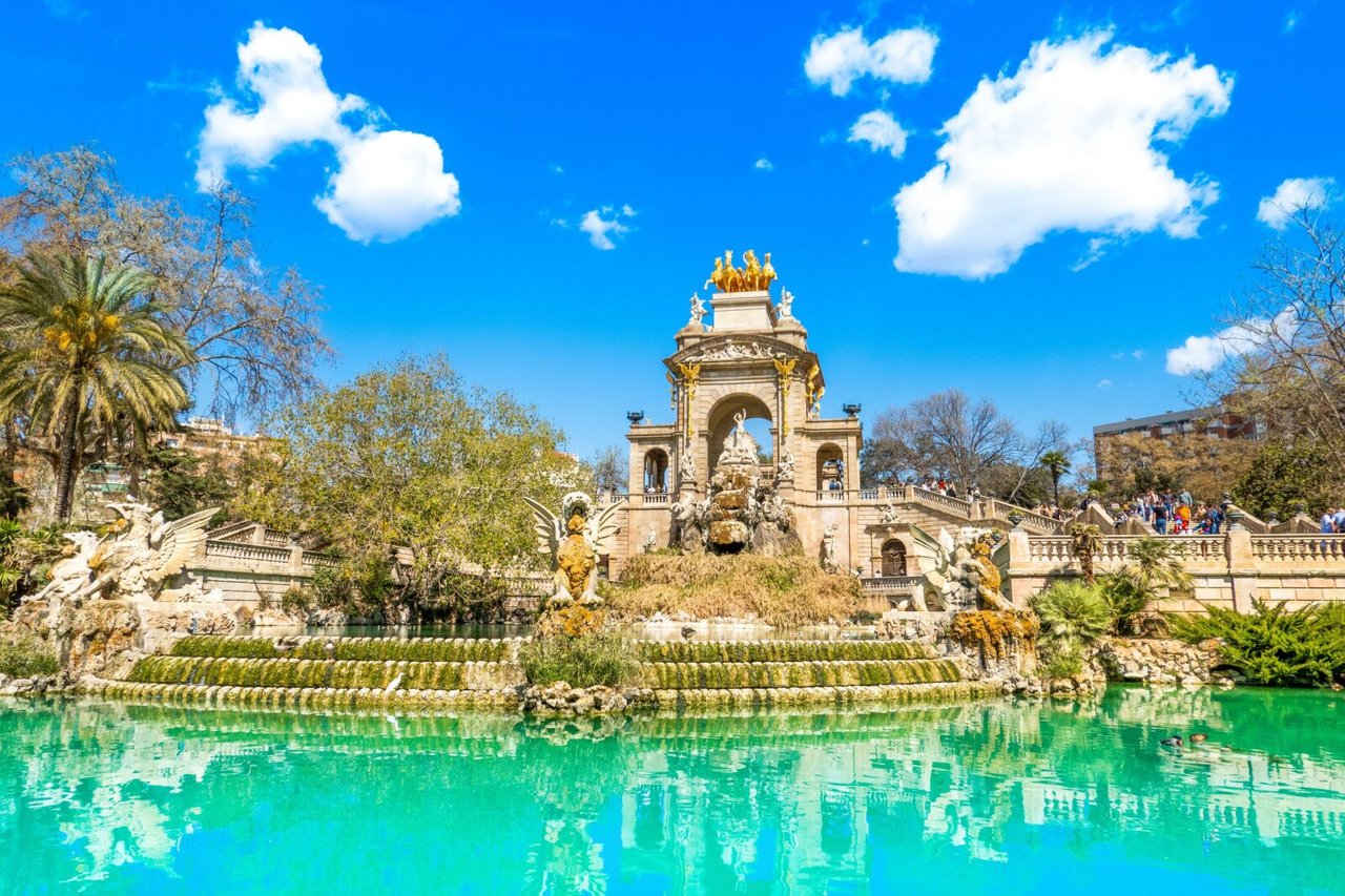 The grand fountain at Ciutadella Park in Barcelona, featuring sculptures and cascading water.